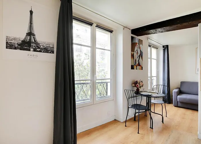 In The Heart Of The Marais ! *